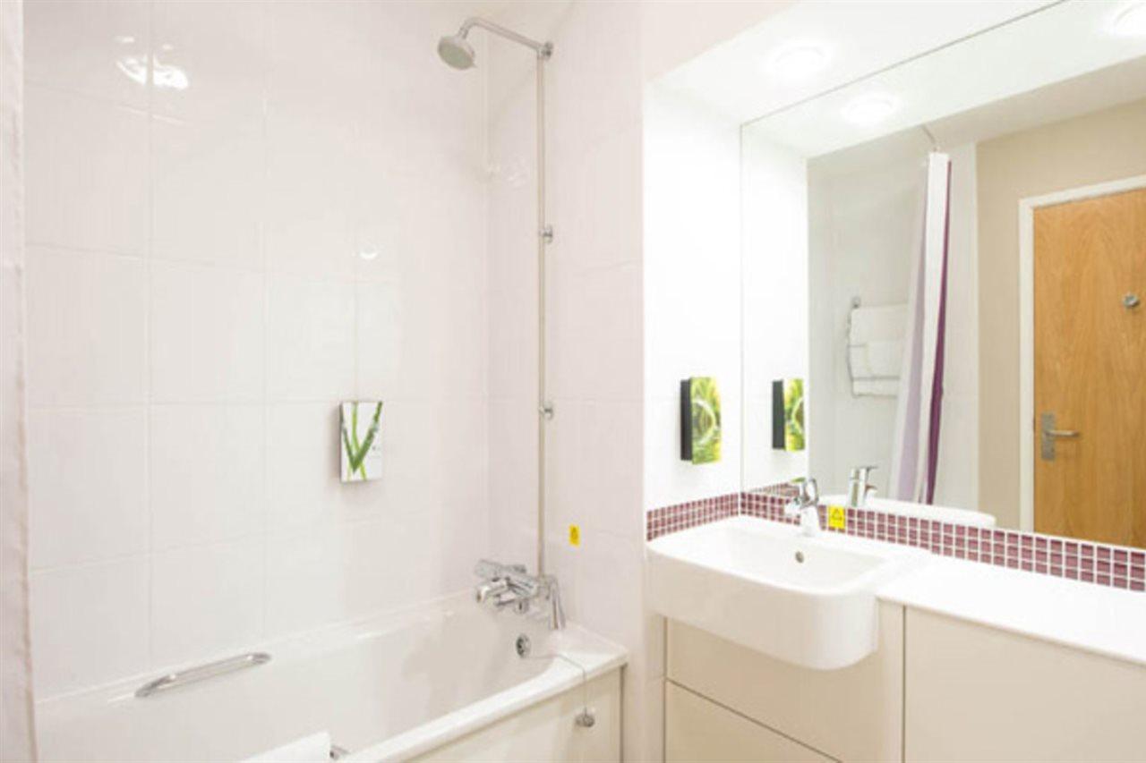 Premier Inn Warrington South 外观 照片
